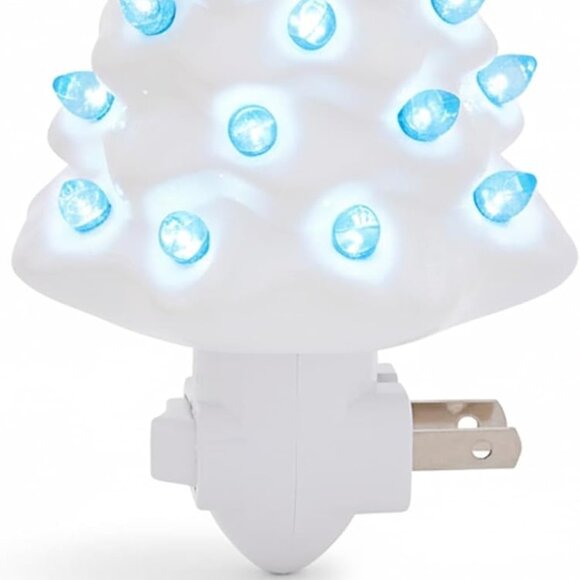 NWT  Ukonic Sanrio Cinnamoroll 6-Inch Ceramic Christmas Tree Plug-in Nightlight - Picture 3 of 10